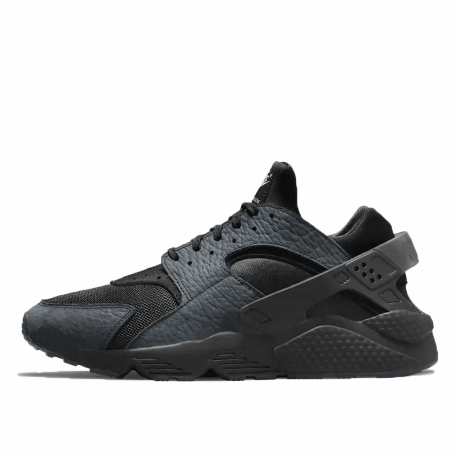 Huarache Hyperlocal London Triple Black Klekt
