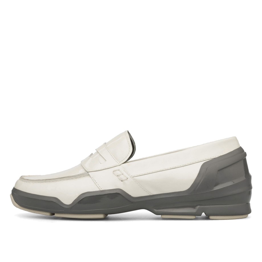 Klekt Camper Together x Romain Kremer Spaceship Mocasin Bone