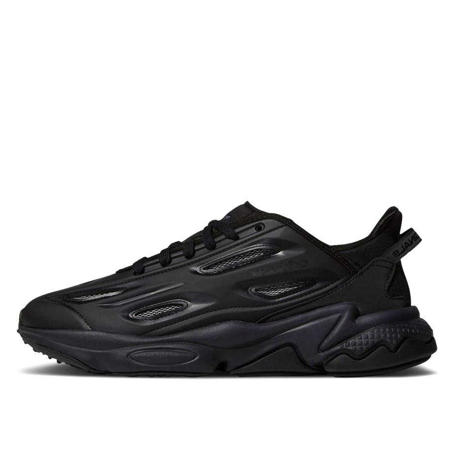 Ozweego Celox Core Black White Klekt