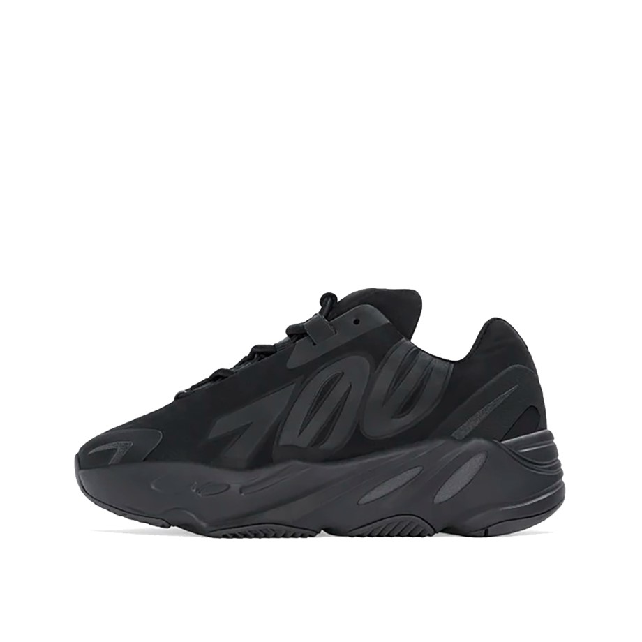 Yeezy Boost 700 MNVN Triple Black (Kids) Klekt