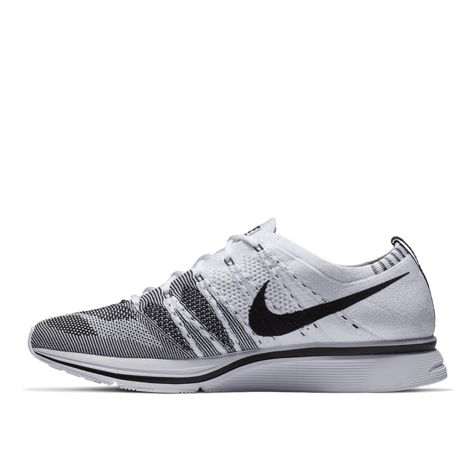 Flyknit Trainer White Black Klekt
