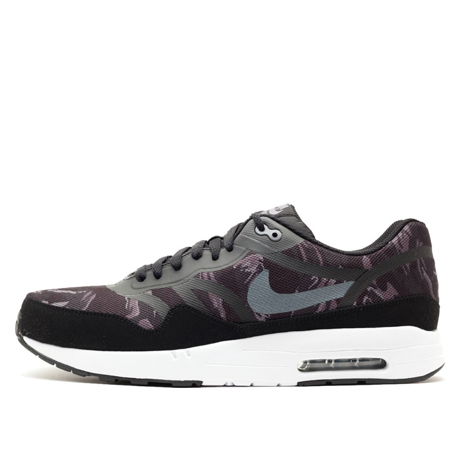 Air Max 1 Premium Tape Black Camo Klekt